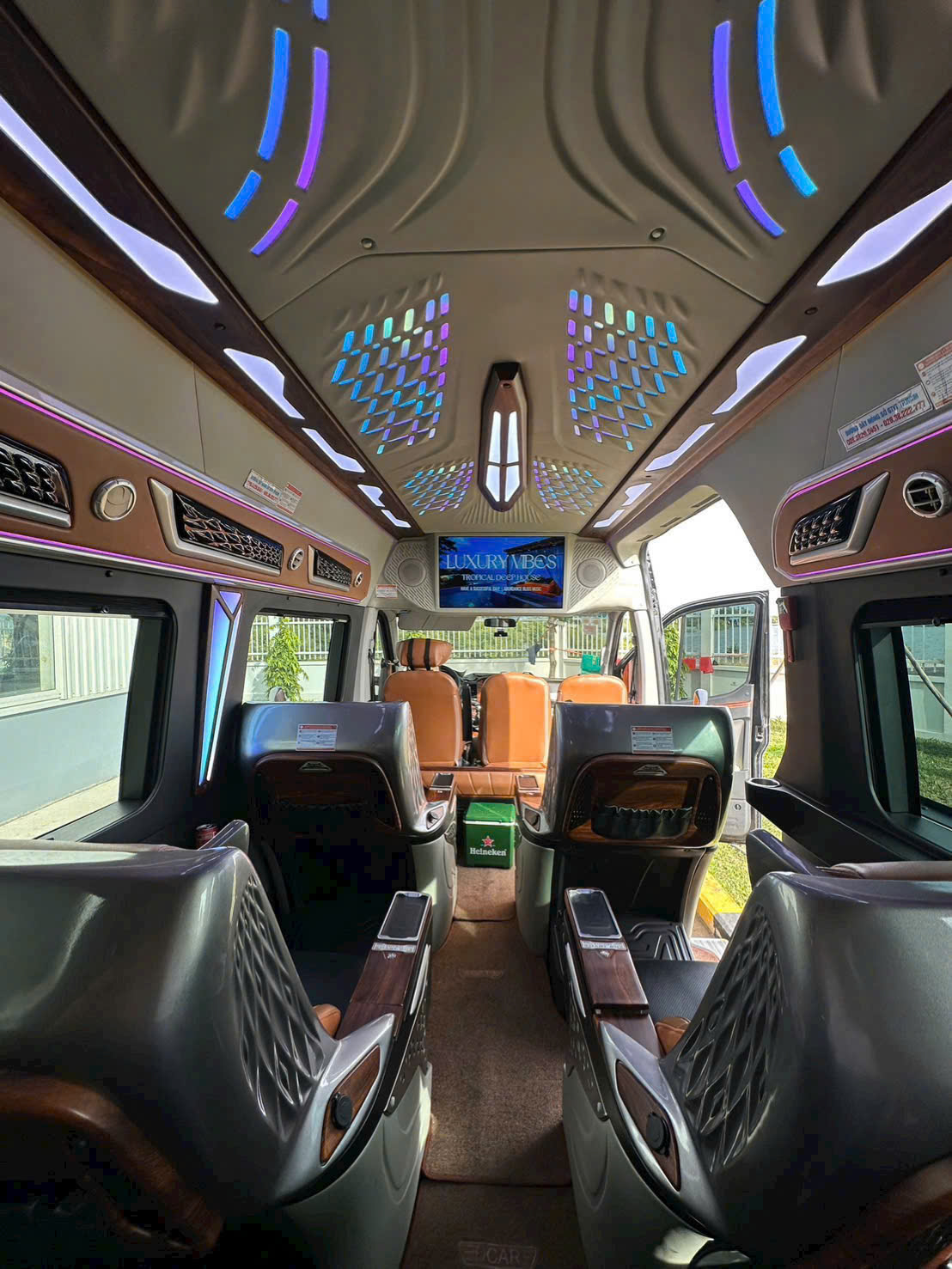 Thuê xe Limousine Sài Gòn - Cam Ranh không ghép