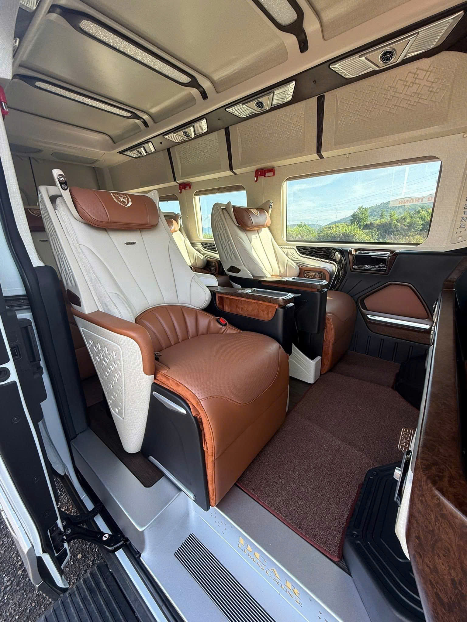 Thuê xe Limousine Sài Gòn - Cam Ranh trọn gói