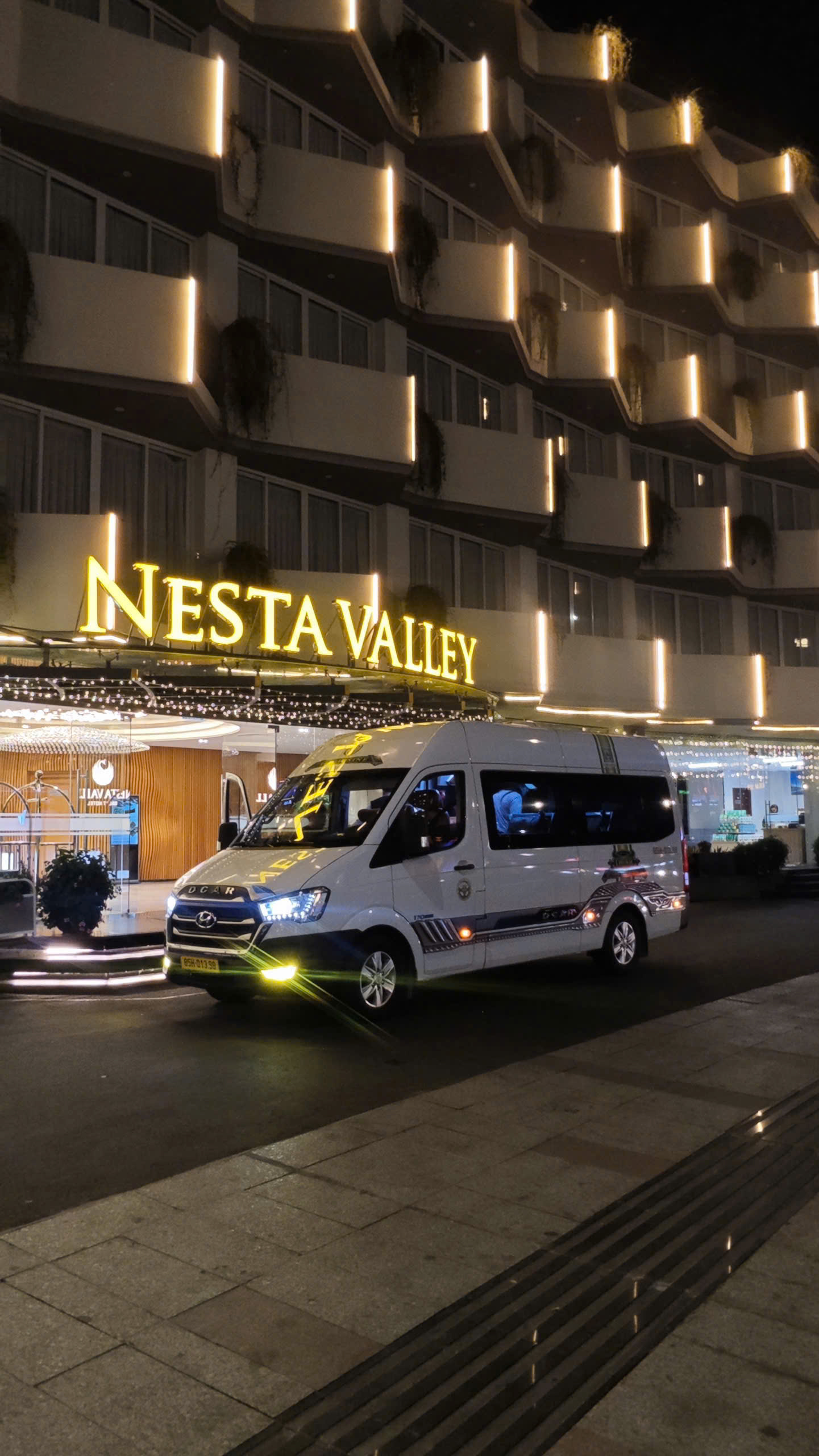 Thuê xe Limousine Sài Gòn - Cam Ranh uy tín