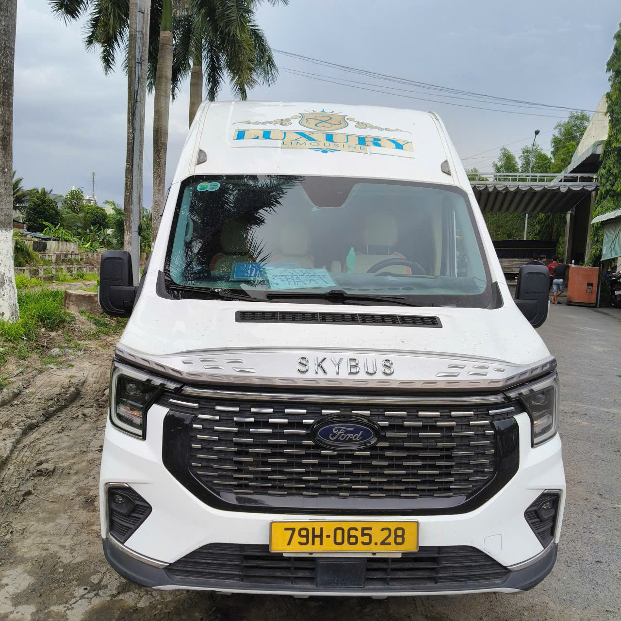 Thuê xe Limousine Sài Gòn đi Cam Ranh cao cấp