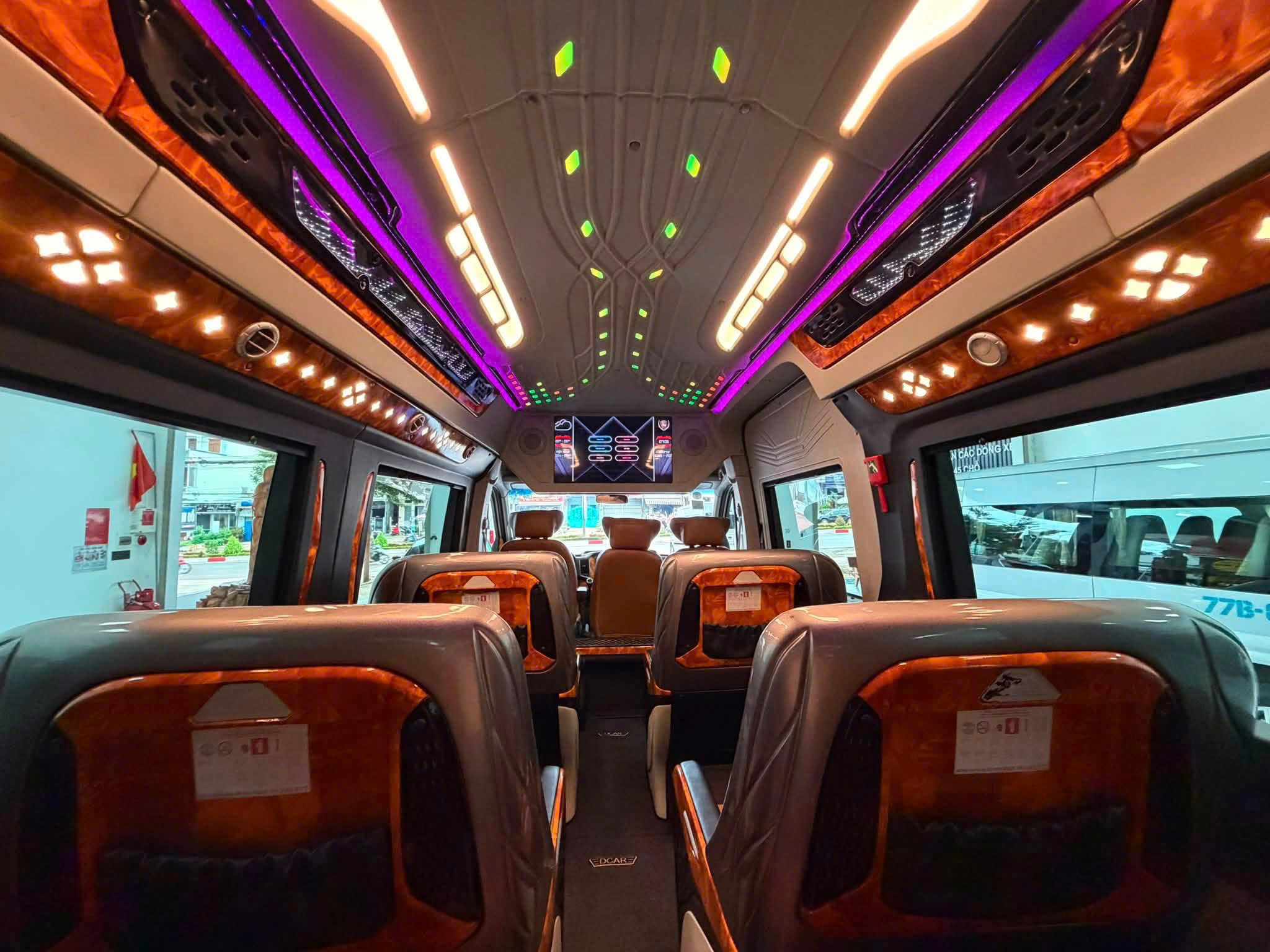 Thuê xe Limousine Sài Gòn đi Cam Ranh cho chuyến nghĩ dưỡng