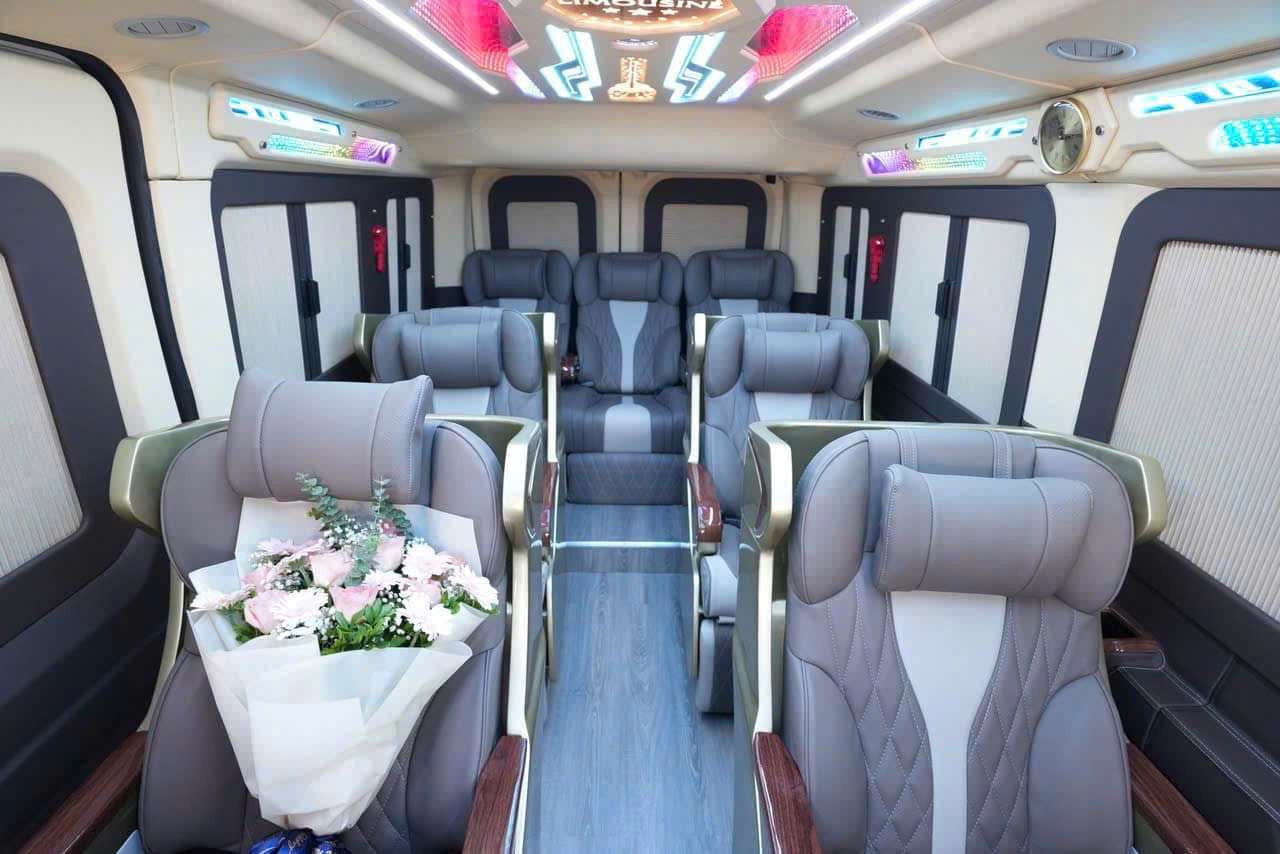 Thuê xe Limousine Sài Gòn đi Cam Ranh có tài xế