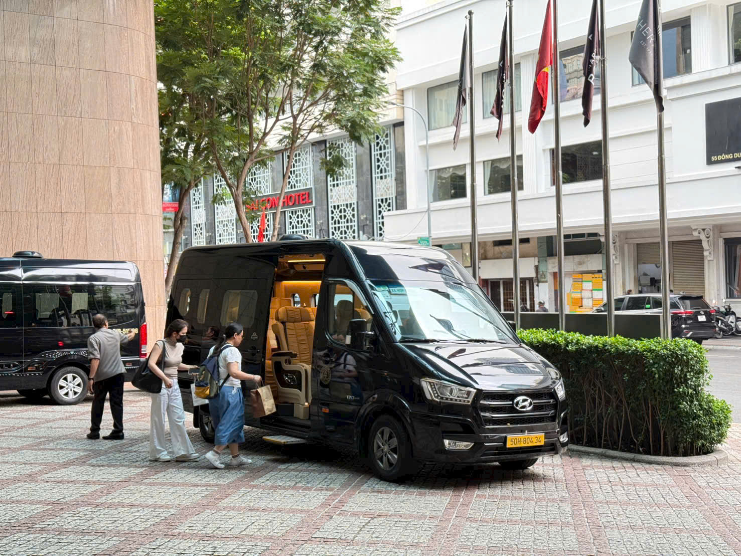 Thuê xe Limousine Sài Gòn đi Cam Ranh giá rẻ