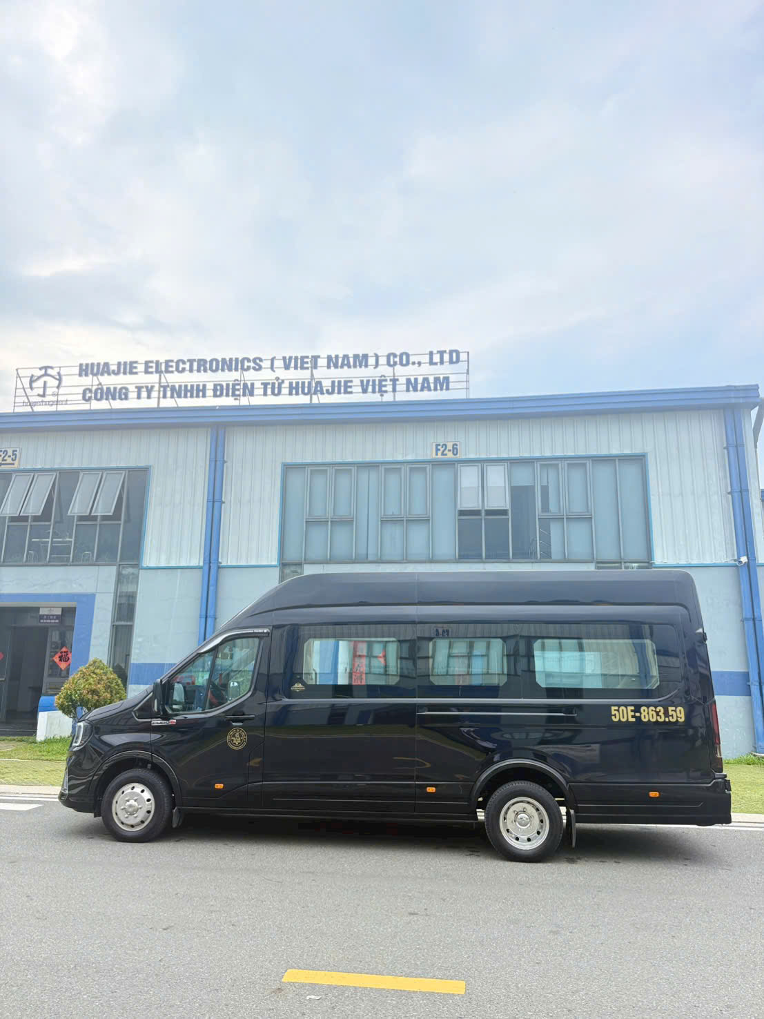 Thuê xe Limousine Sài Gòn đi Cam Ranh hỗ trợ 24/7
