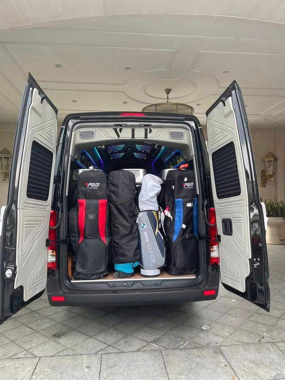 Thuê Xe Limousine Sài Gòn Đi Mũi Né