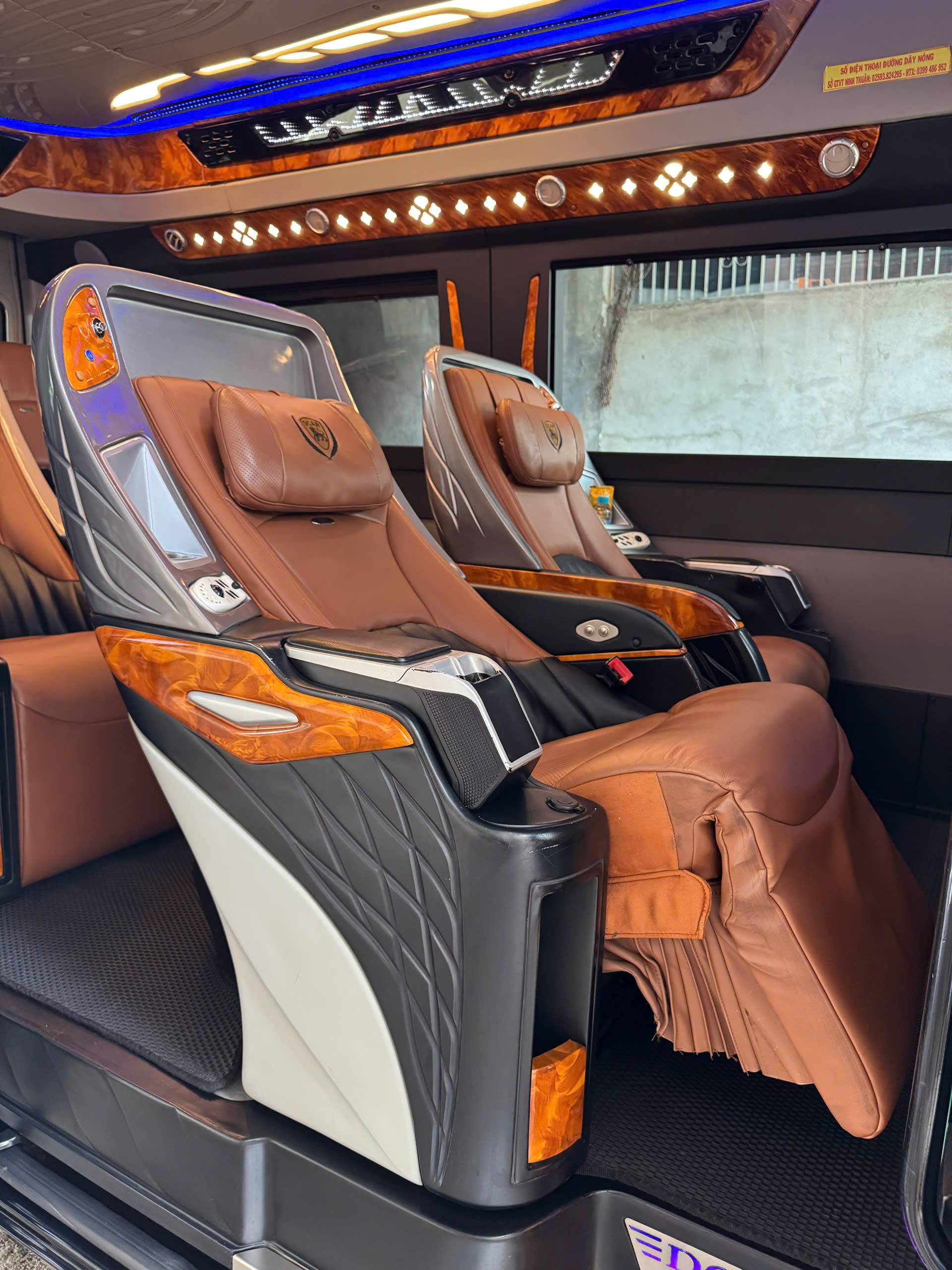 Thuê xe Limousine Sài Gòn đi Vĩnh Hy theo yêu cầu