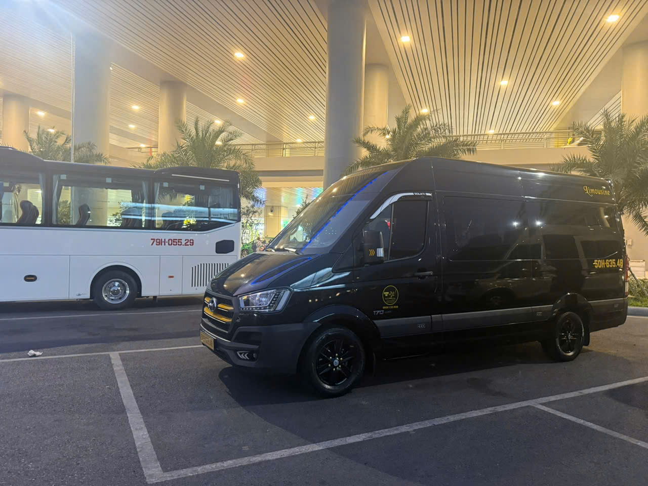 Lựa chọn Thuê xe Limousine Sài Gòn đi Vĩnh Hy trọn gói: Sự thông minh cho hành trình hoàn hảo