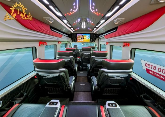 Hội bạn rảnh tay vì đã thuê xe limousine đón đưa tận nhà ở Sài Gòn