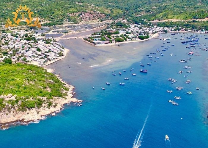 Trải nghiệm tiện ích khi thuê xe limousine Sài Gòn Vĩnh Hy cuối tuần