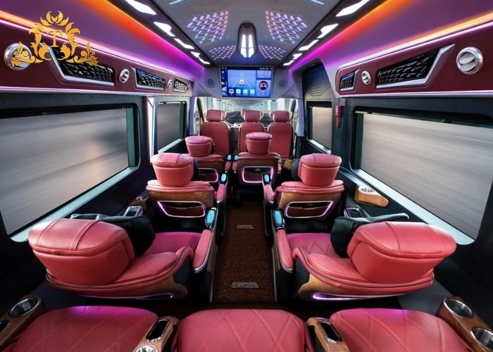Lịch trình vi vu khi thuê xe limousine Vĩnh Hy cho đoàn khách