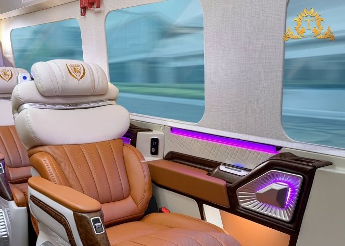 Thuê xe limousine đưa đón khách VIP tiện nghi, sang trọng