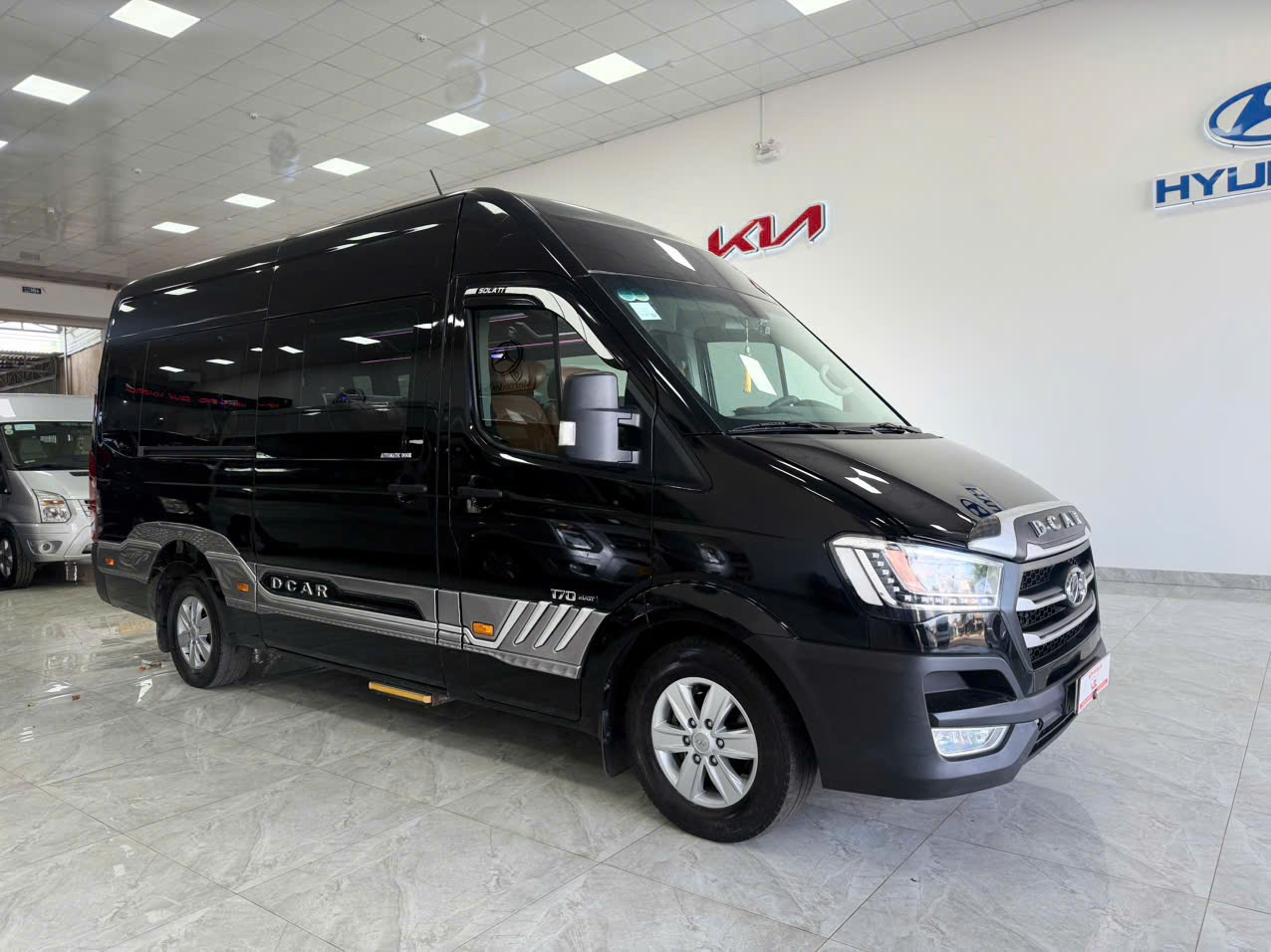 Thuê xe Limousine Solati Sài Gòn đi Cam Ranh