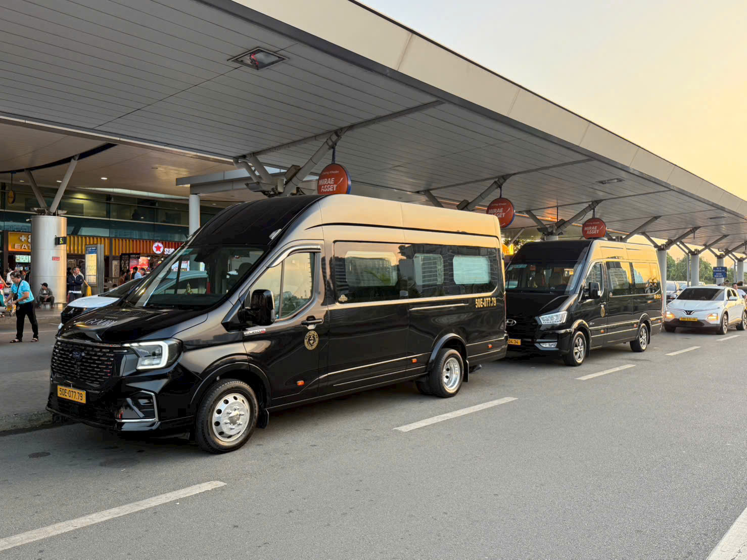 Thuê xe Limousine Tân Sơn Nhất đi Cam Ranh