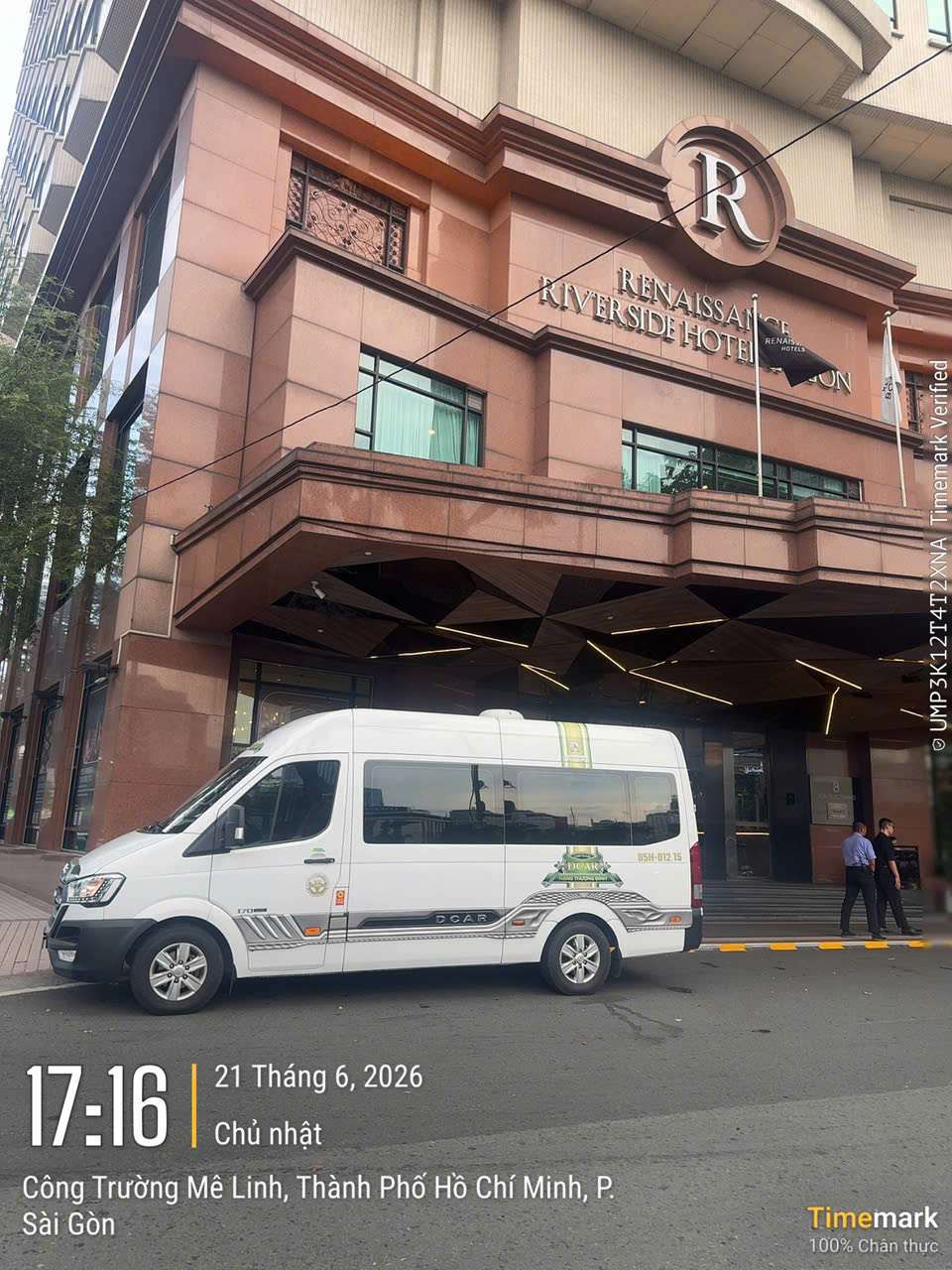Thuê xe Limousine TPHCM đi Cam Ranh
