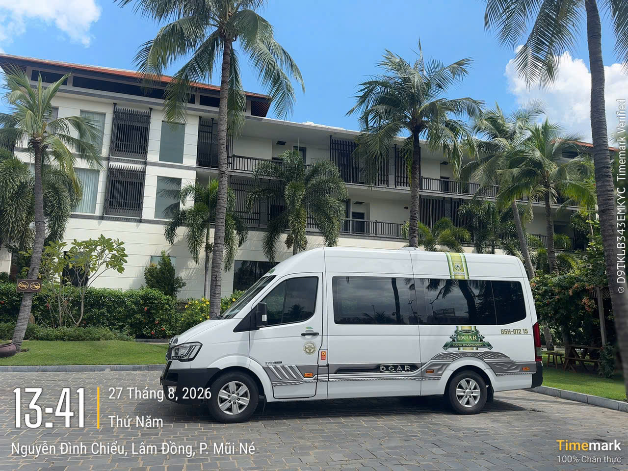 Thuê xe Limousine từ Tháp Chàm đi Sài Gòn