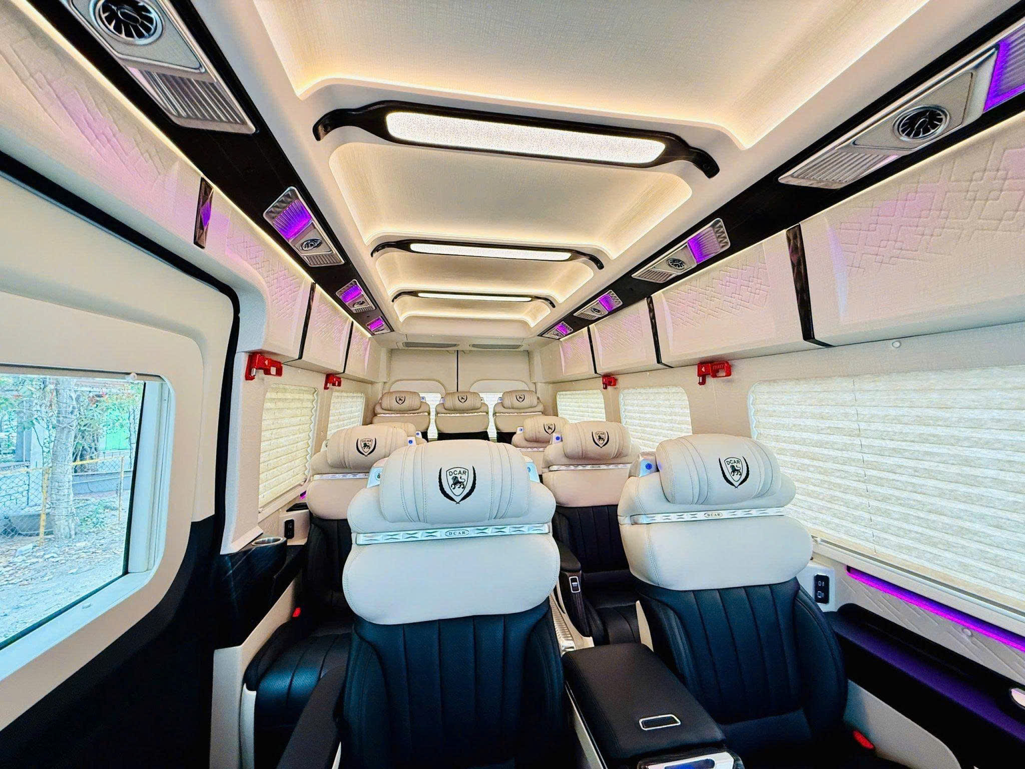 Thuê xe Limousine từ Tháp Chàm đi Sài Gòn