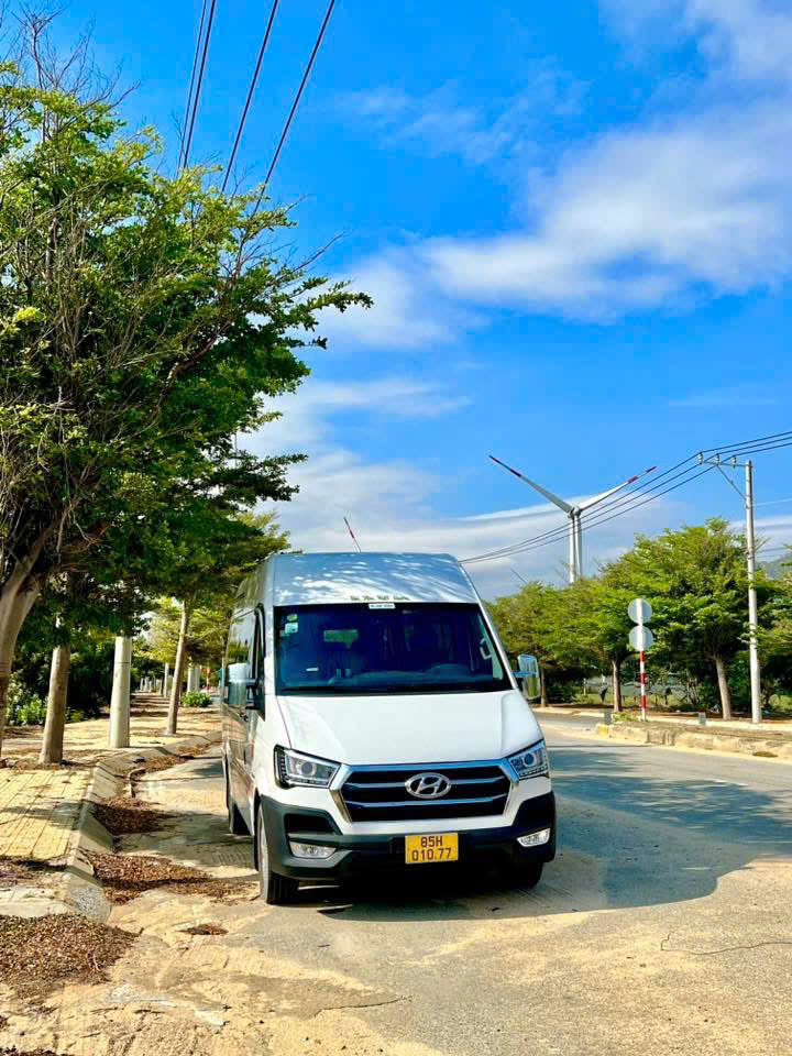 Thuê xe Limousine Vĩnh Hy - Sài Gòn cho gia đình