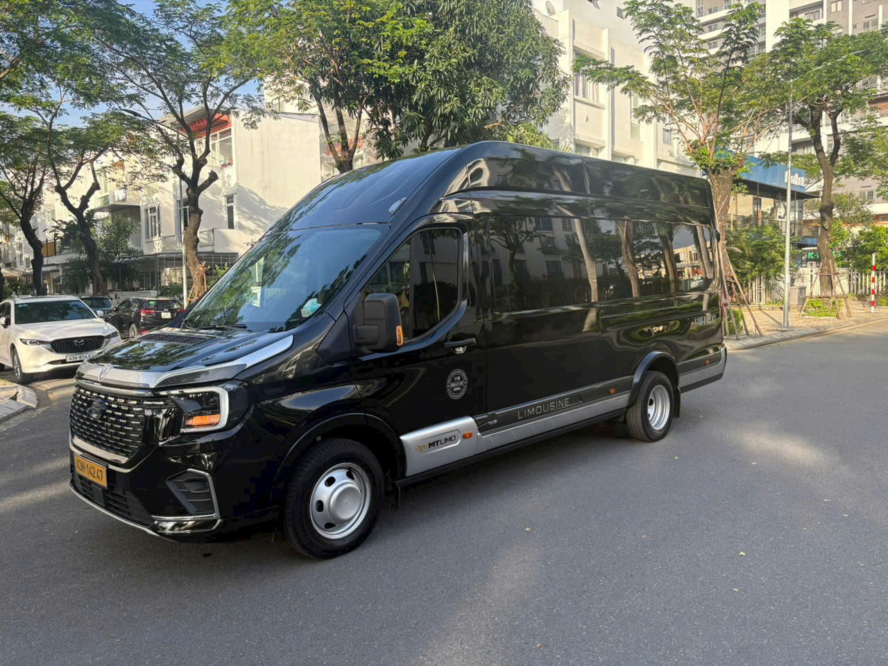 Thuê xe Limousine Vĩnh Hy - Sài Gòn dịch vụ chuyên nghiệp