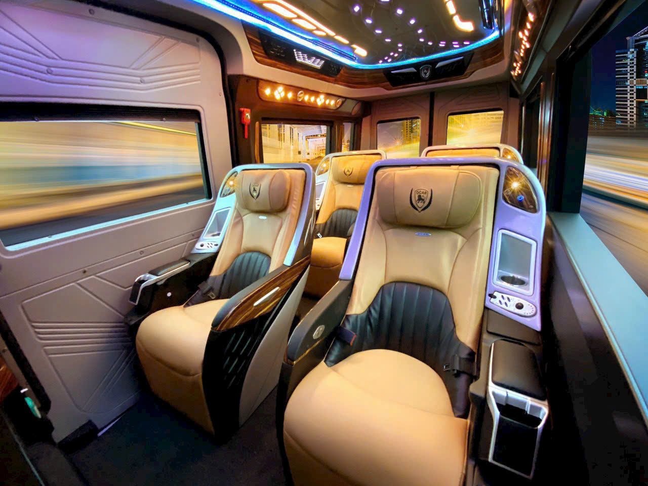 Thuê xe Limousine Vĩnh Hy - Sài Gòn đưa đón tận nơi