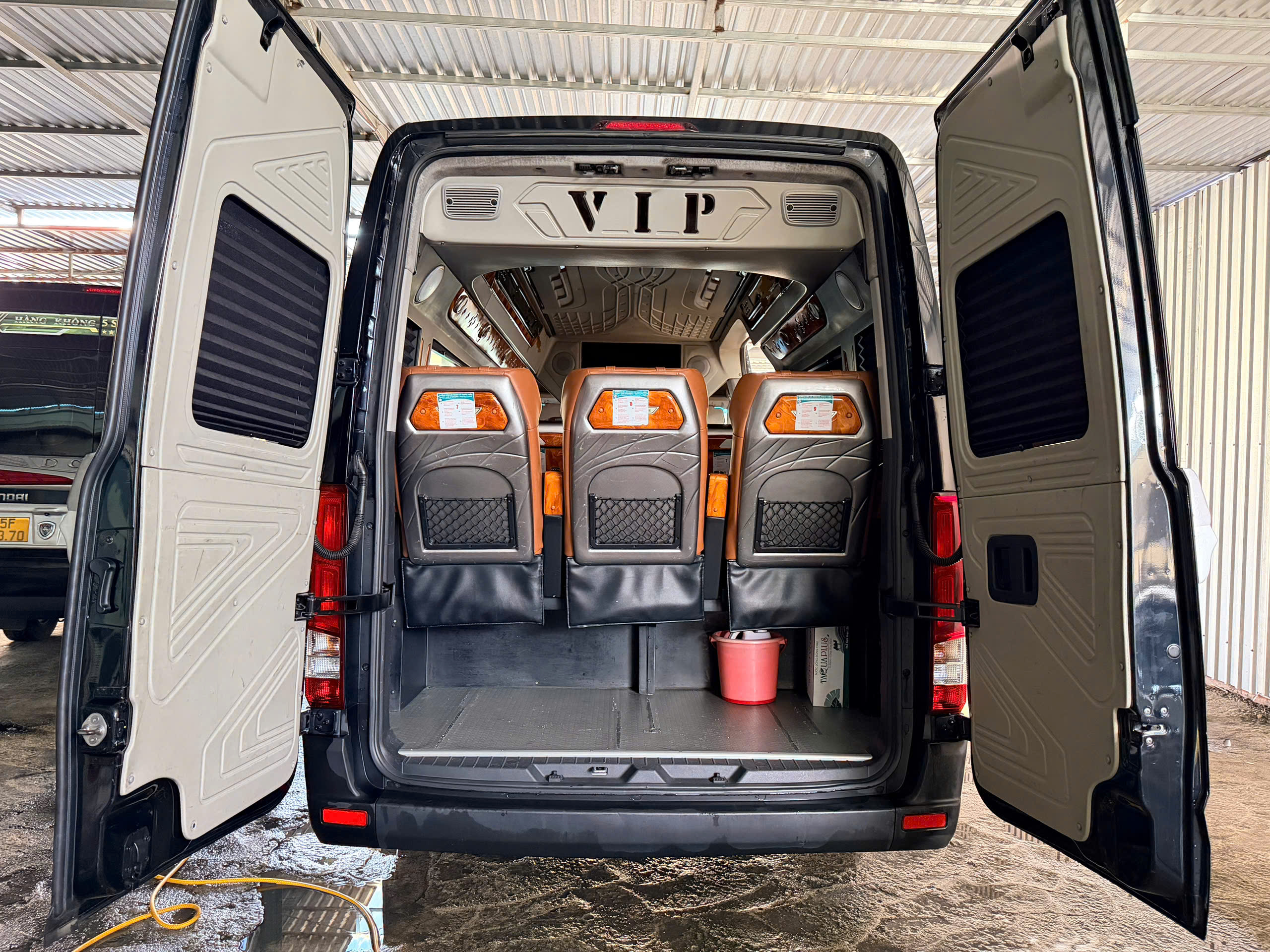 Thuê xe Limousine Vĩnh Hy - Sài Gòn đưa đón tận nơi