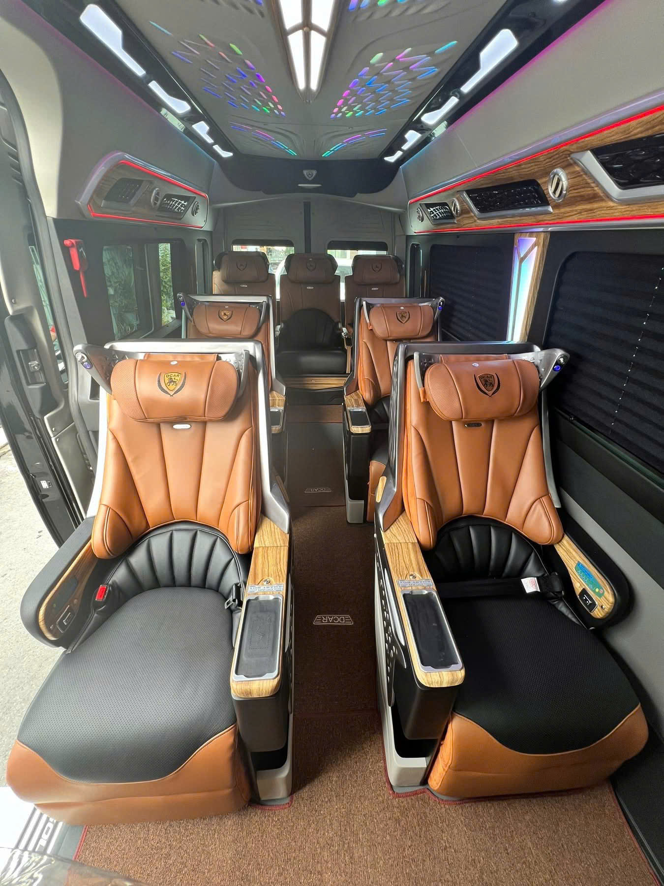Thuê xe Limousine Vĩnh Hy - Sài Gòn hỗ trợ 24/7