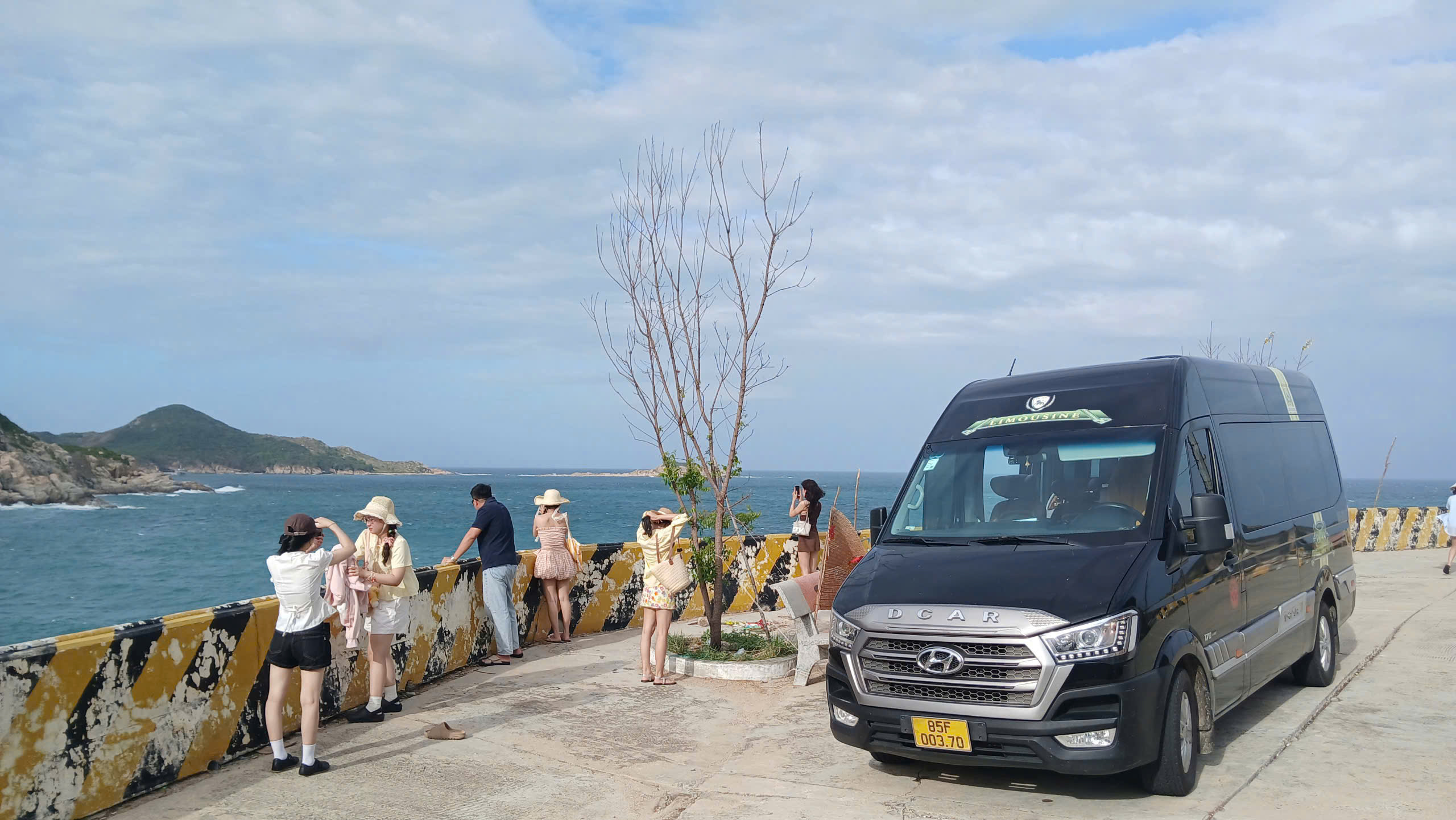 Thuê xe Limousine Vĩnh Hy - Sài Gòn nội thất sang trọng