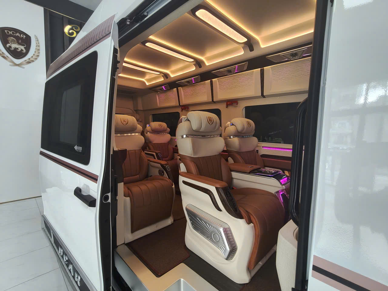 Thuê xe Limousine VIP Sài Gòn đi Cam Ranh