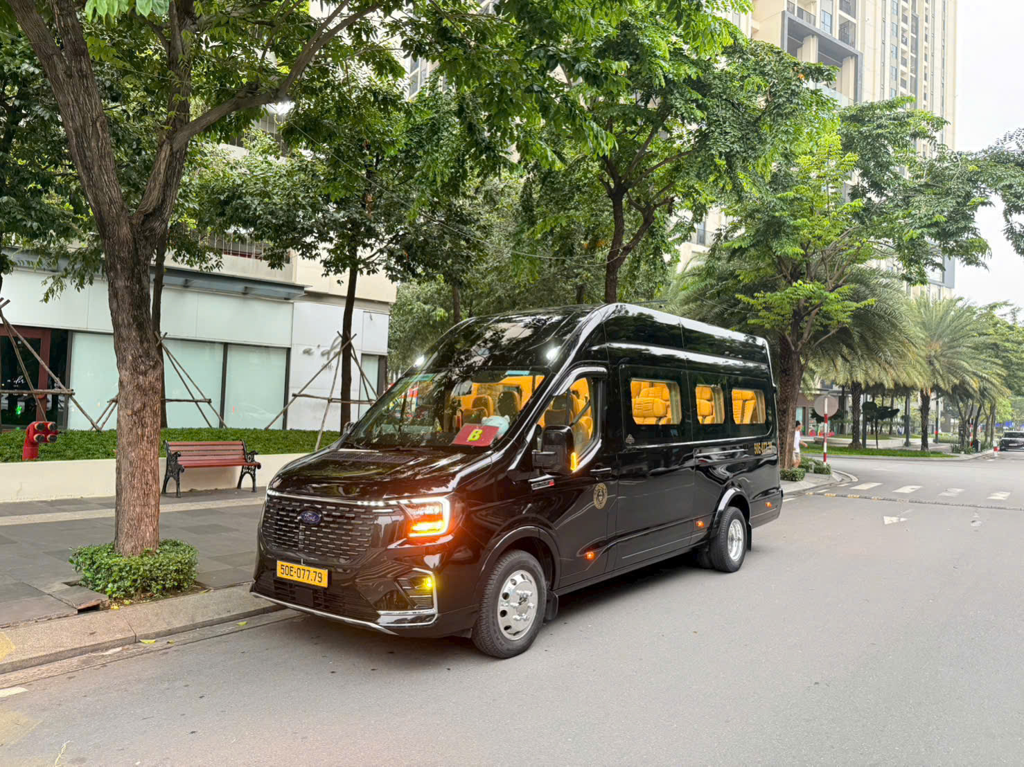 Thuê xe VIP 9 chỗ Sài Gòn đi Cam Ranh