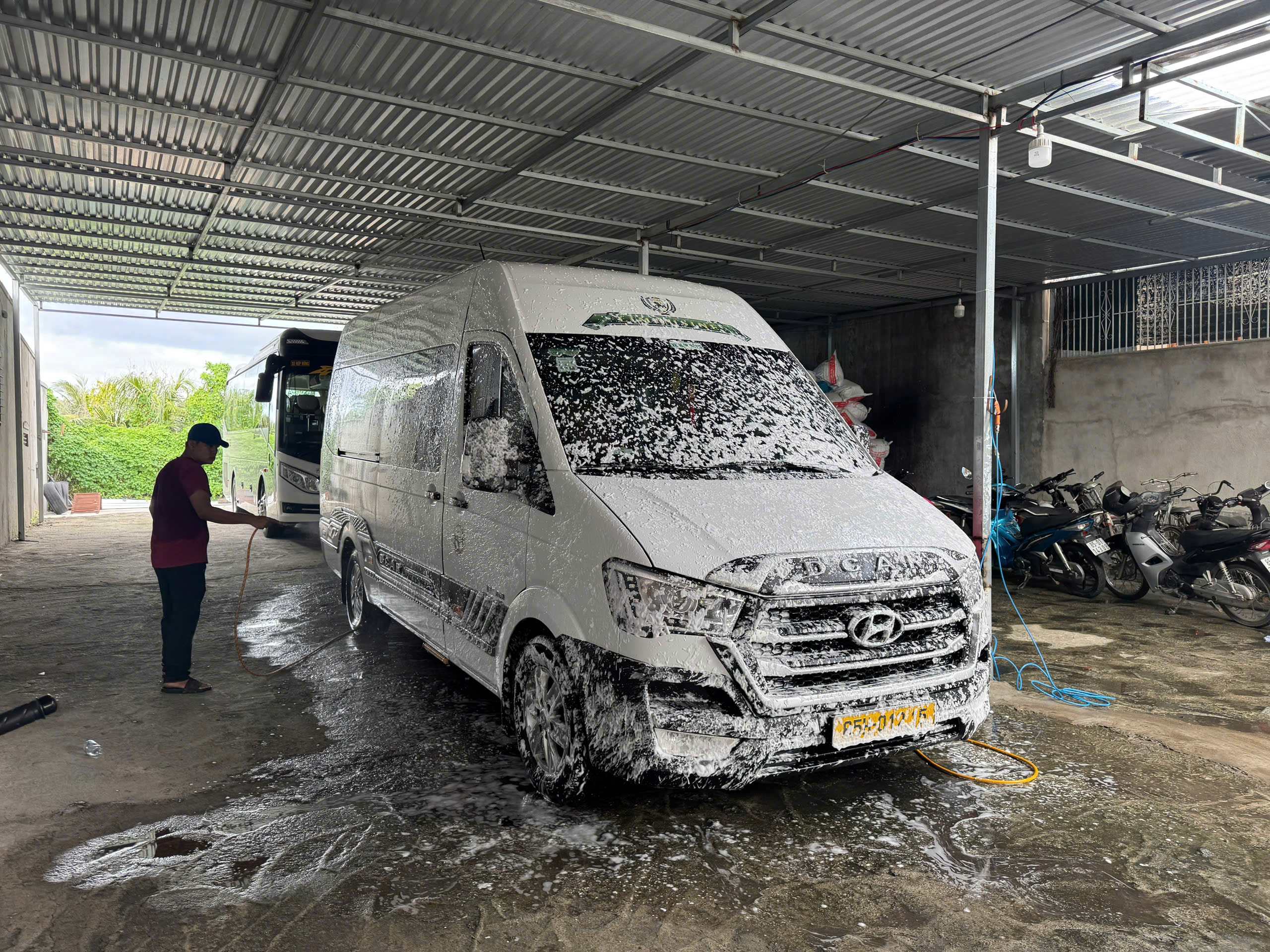 Xe limousine cao cấp Cam Ranh đi Sài Gòn