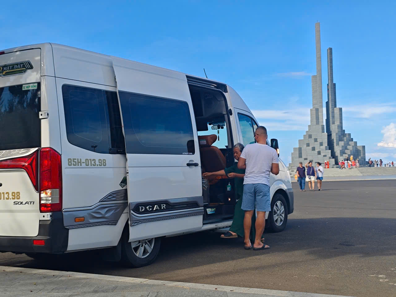 Xe limousine Ninh Thuận Sài Gòn cho đoàn nhỏ