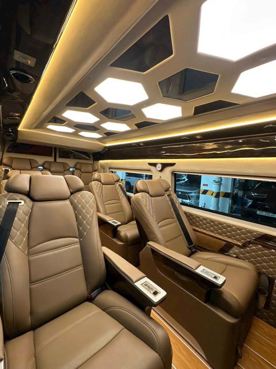 Xe limousine Ninh Thuận Sài Gòn đi sự kiện