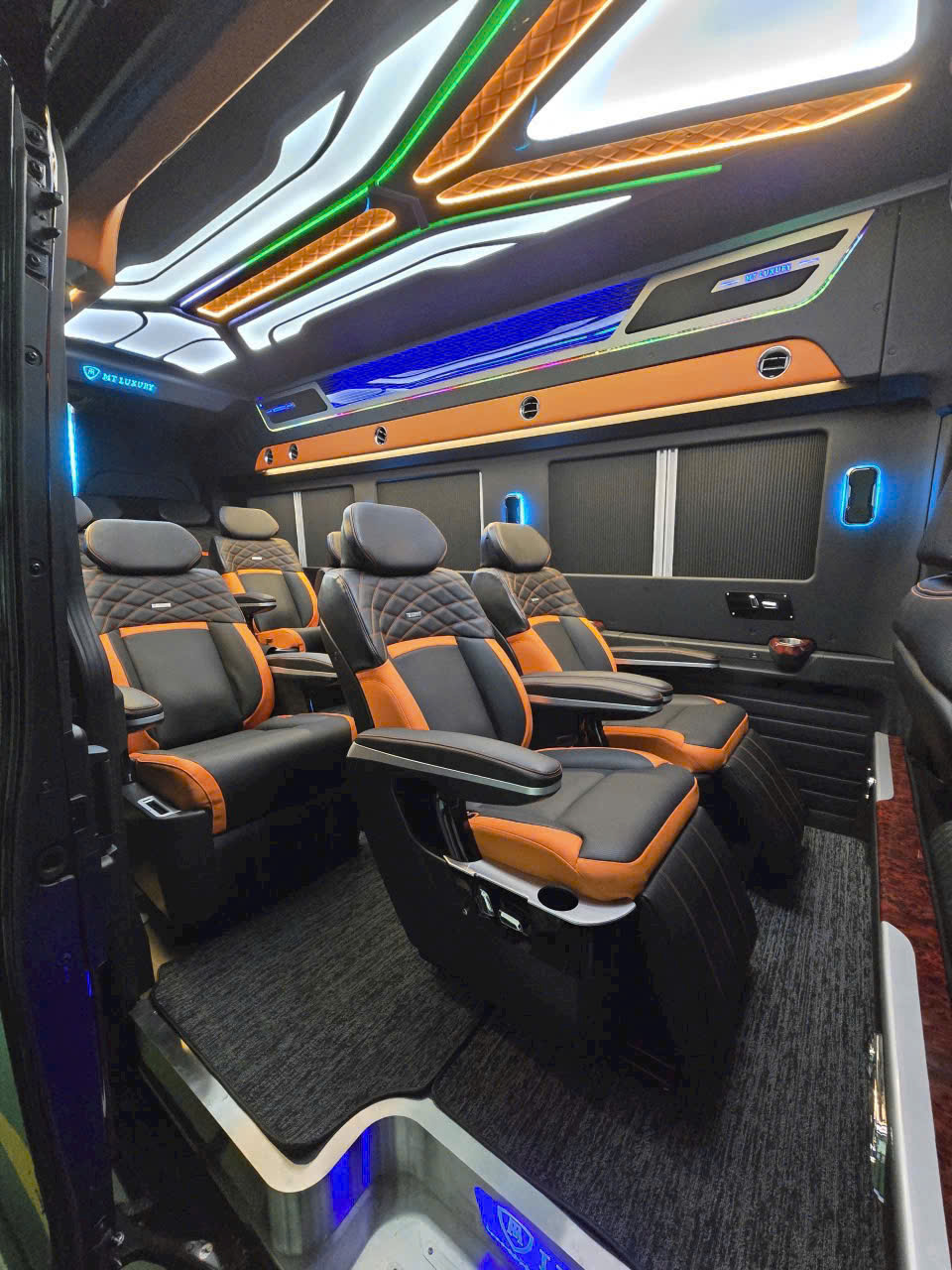 Xe limousine Ninh Thuận Sài Gòn đi sự kiện