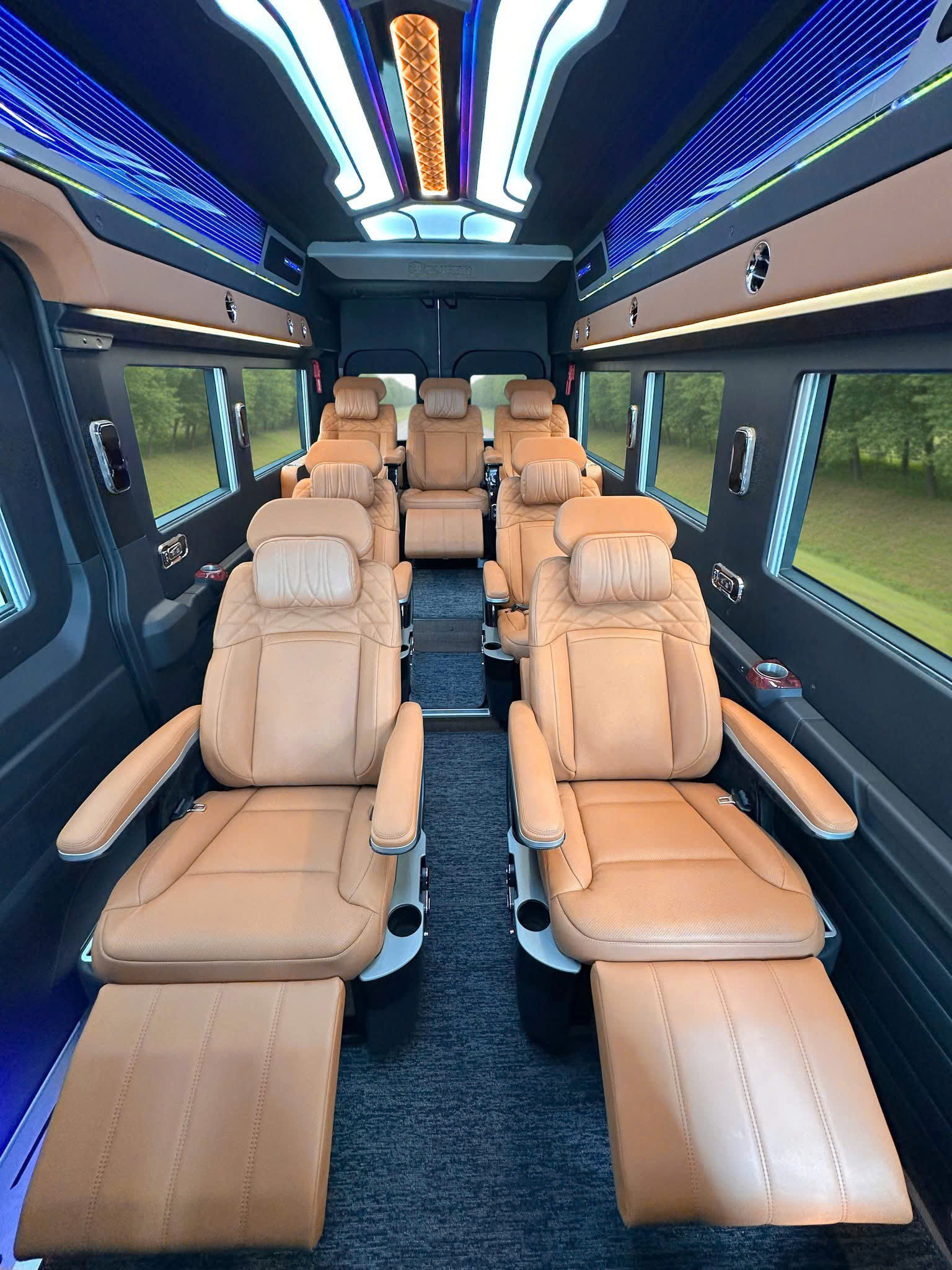 Xe limousine Ninh Thuận Sài Gòn đón trả linh hoạt