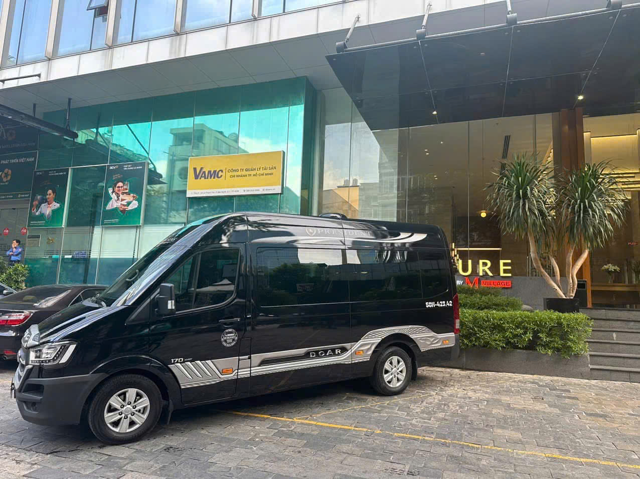 Thuê xe Limousine Ninh Thuận Sài Gòn phục vụ 24/7