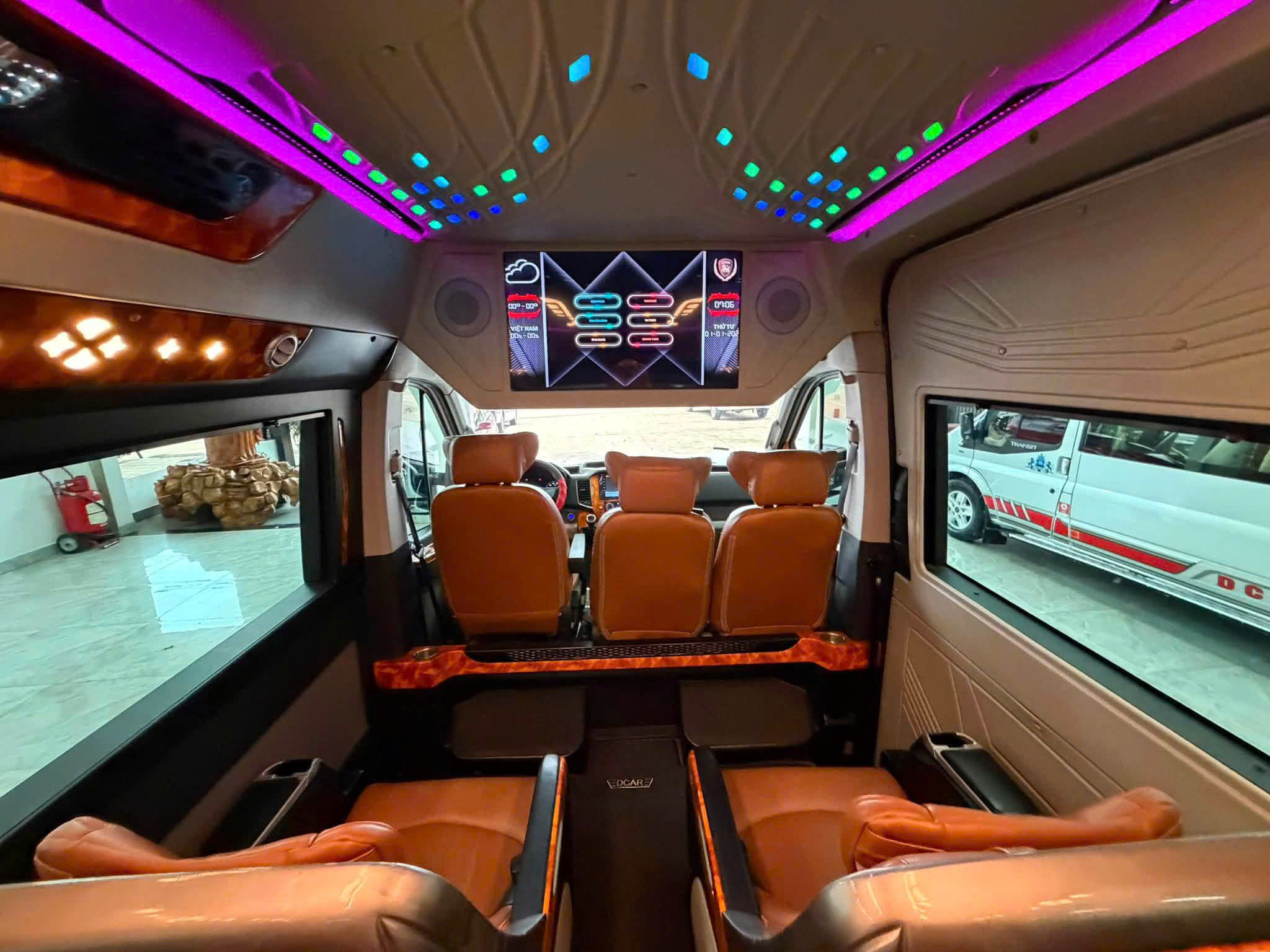 Xe Limousine Phan Rang đi quận 1 Sài Gòn